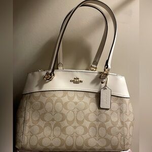 SALE‼️Coach Beige Signature Tote Bag